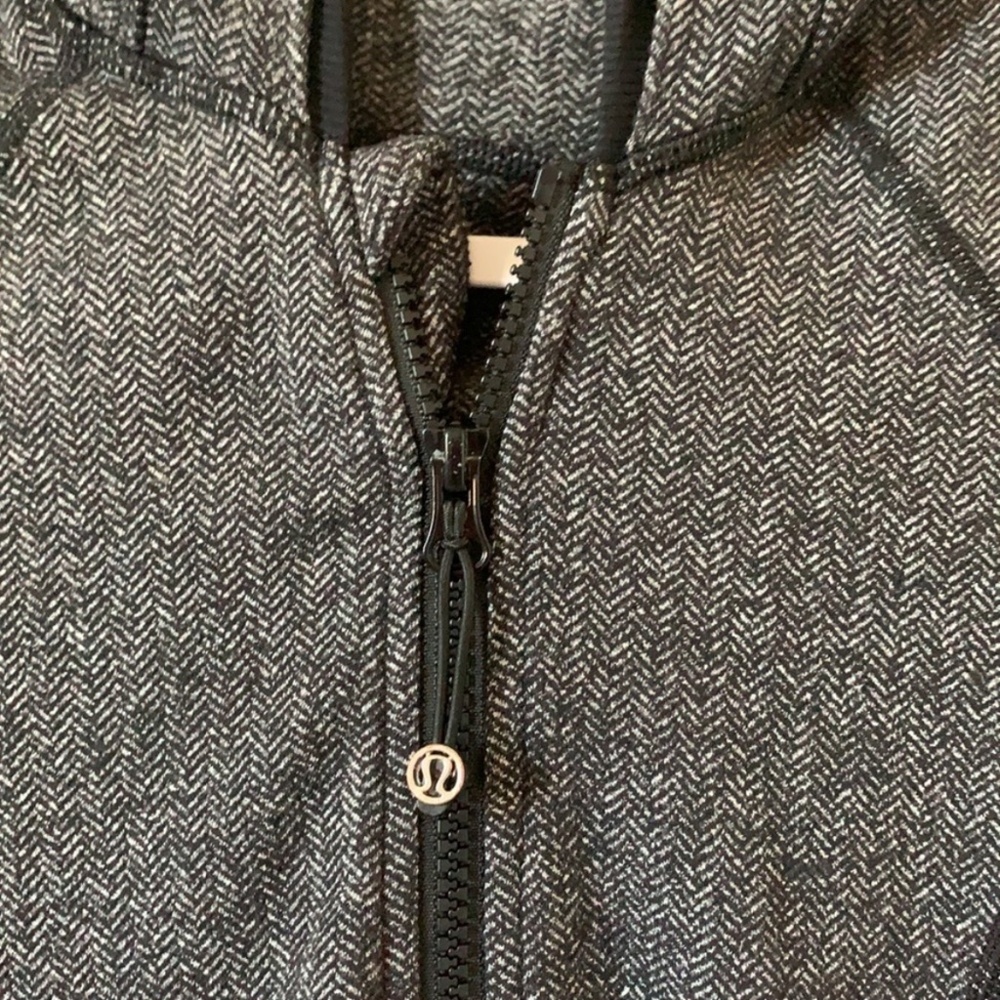 ✔️ Lululemon Daily Practice Jacket - Picture 7 of 10